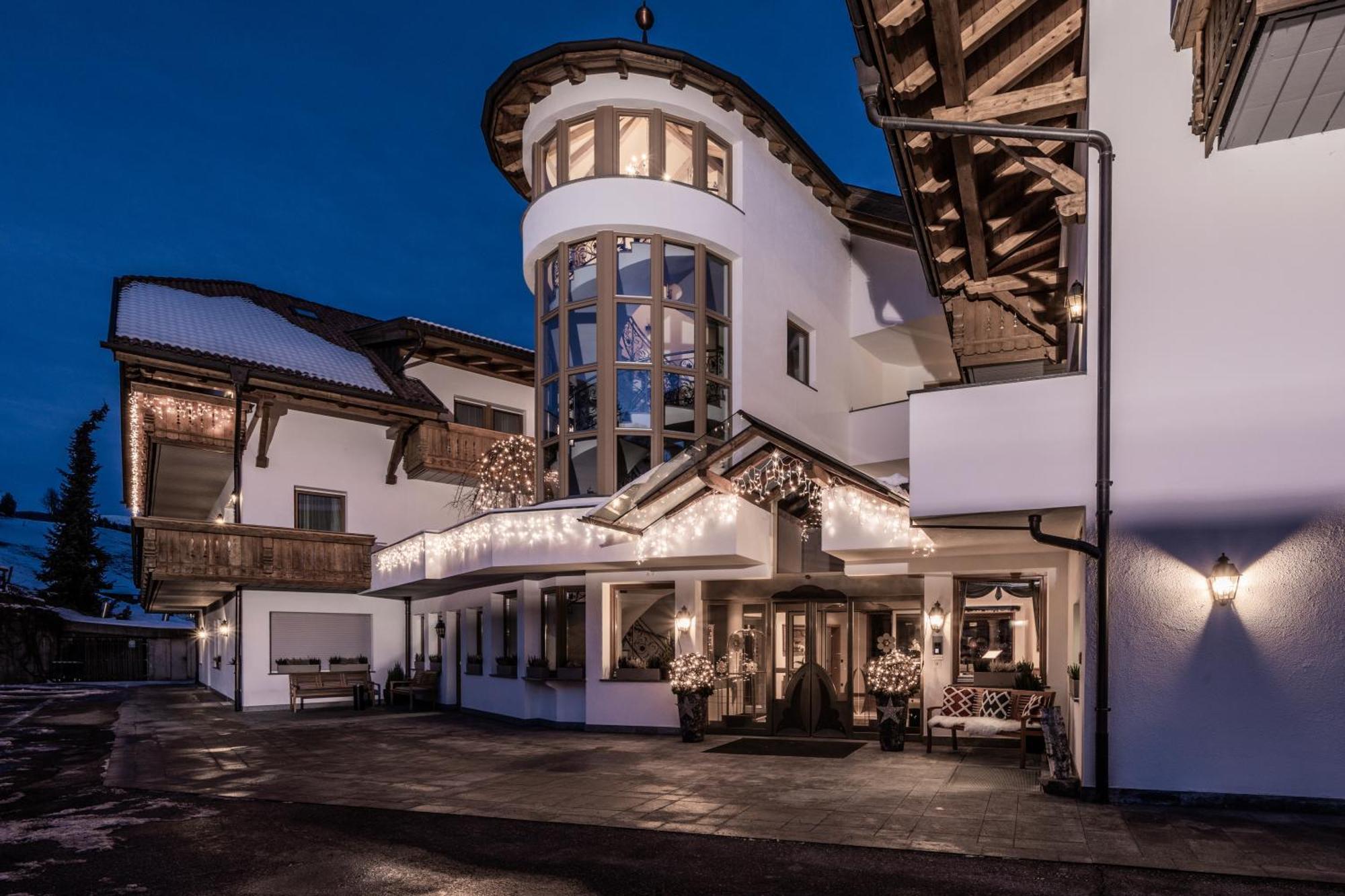 Hotel Christoph Olang ภายนอก รูปภาพ