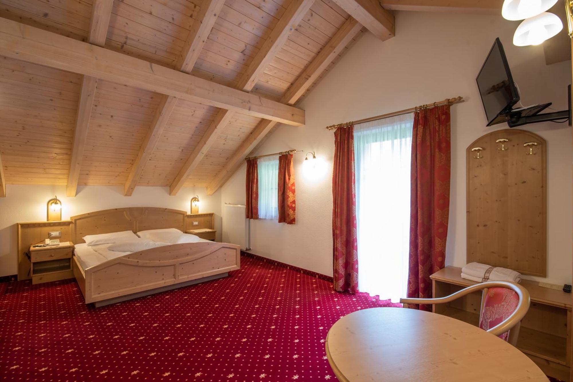 Hotel Christoph Olang ภายนอก รูปภาพ